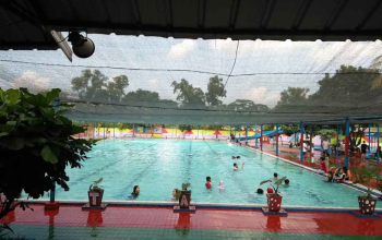 kolam renang tirtasari depok