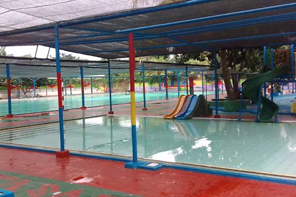 kolam renang tirtasari depok