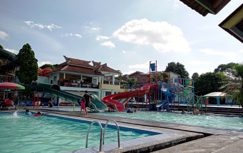 Wisata Kolam Renang Ciawitali,